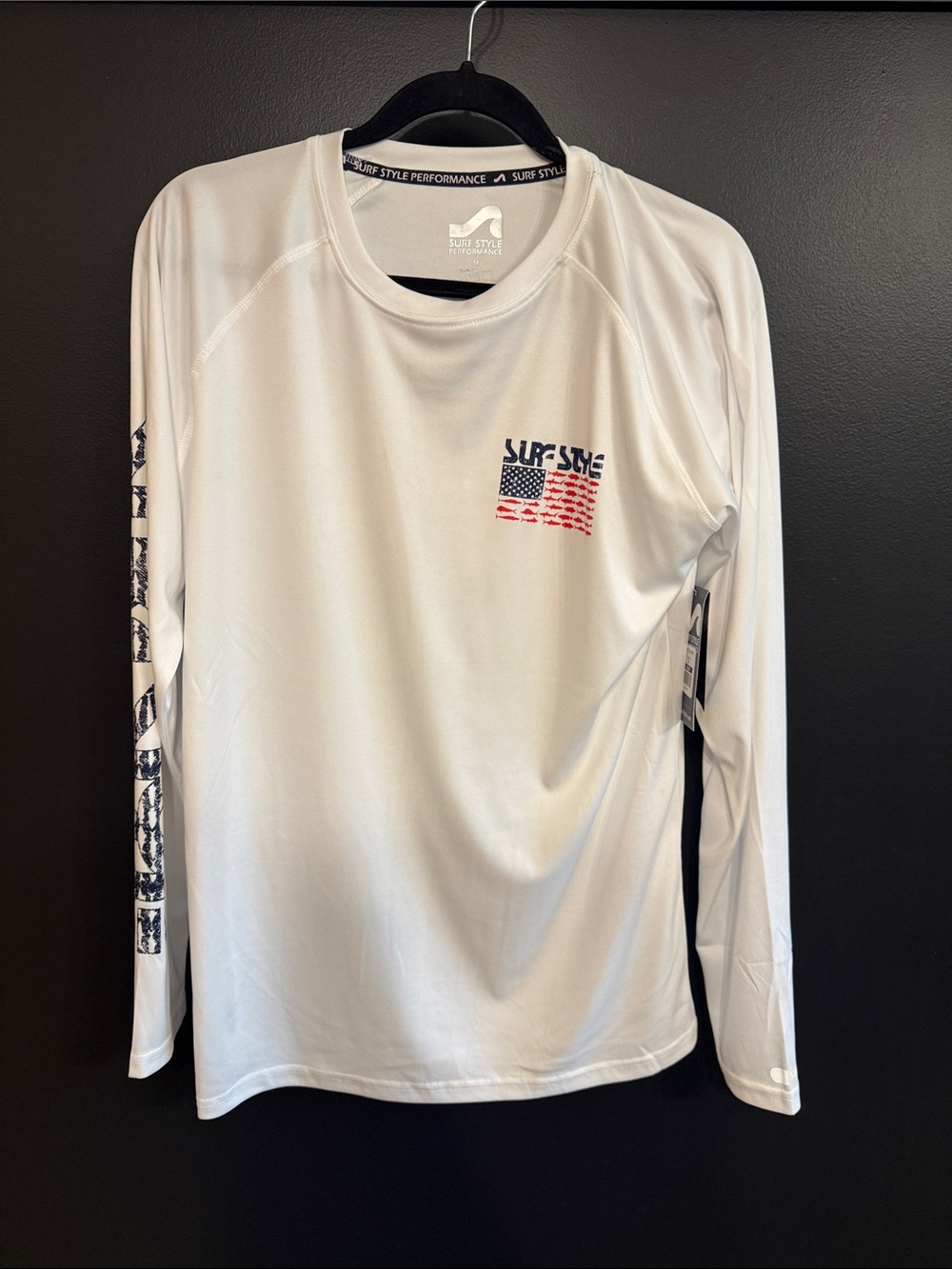 surf style White Long Sleeve Men's Rash Guard with Flag Graphic